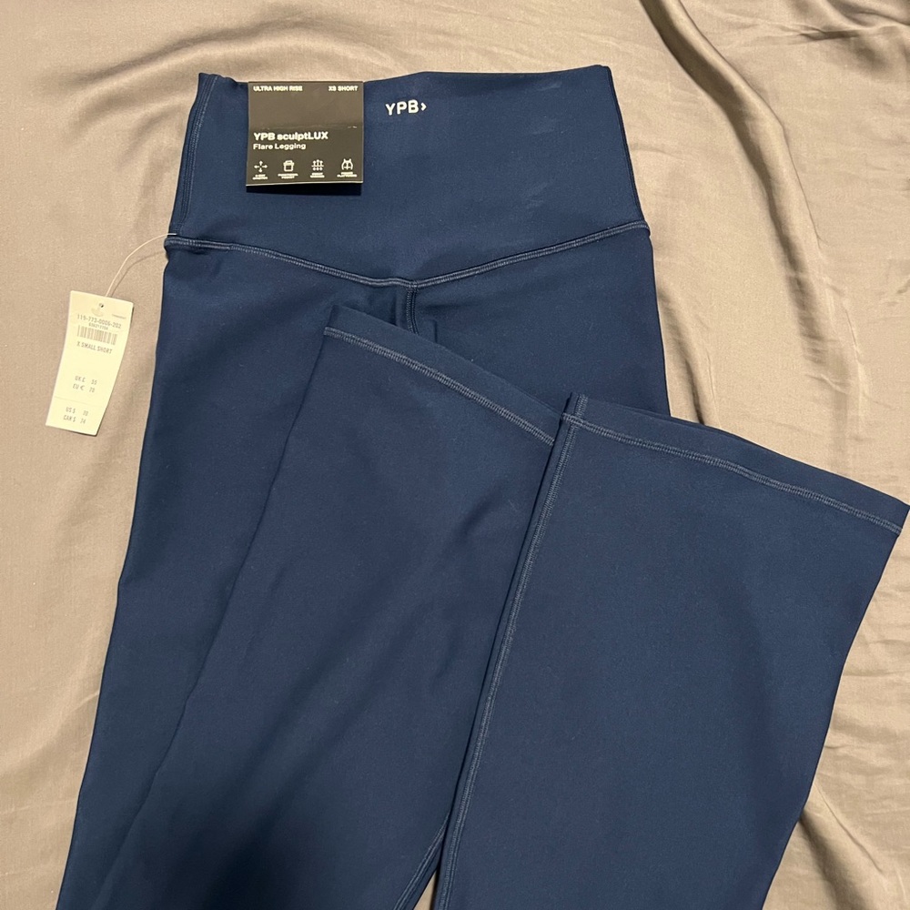 A&F YPB sculptLUX Flare Leggings in XS short